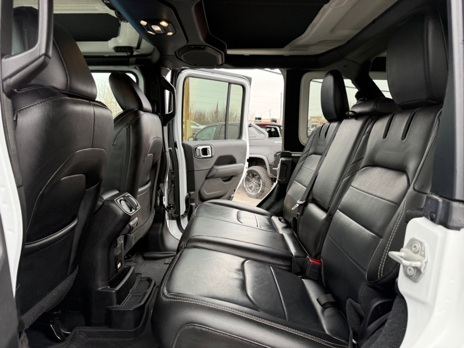 Used 2022 Jeep Wrangler Unlimited Sahara w/ Cold Weather Group image 29