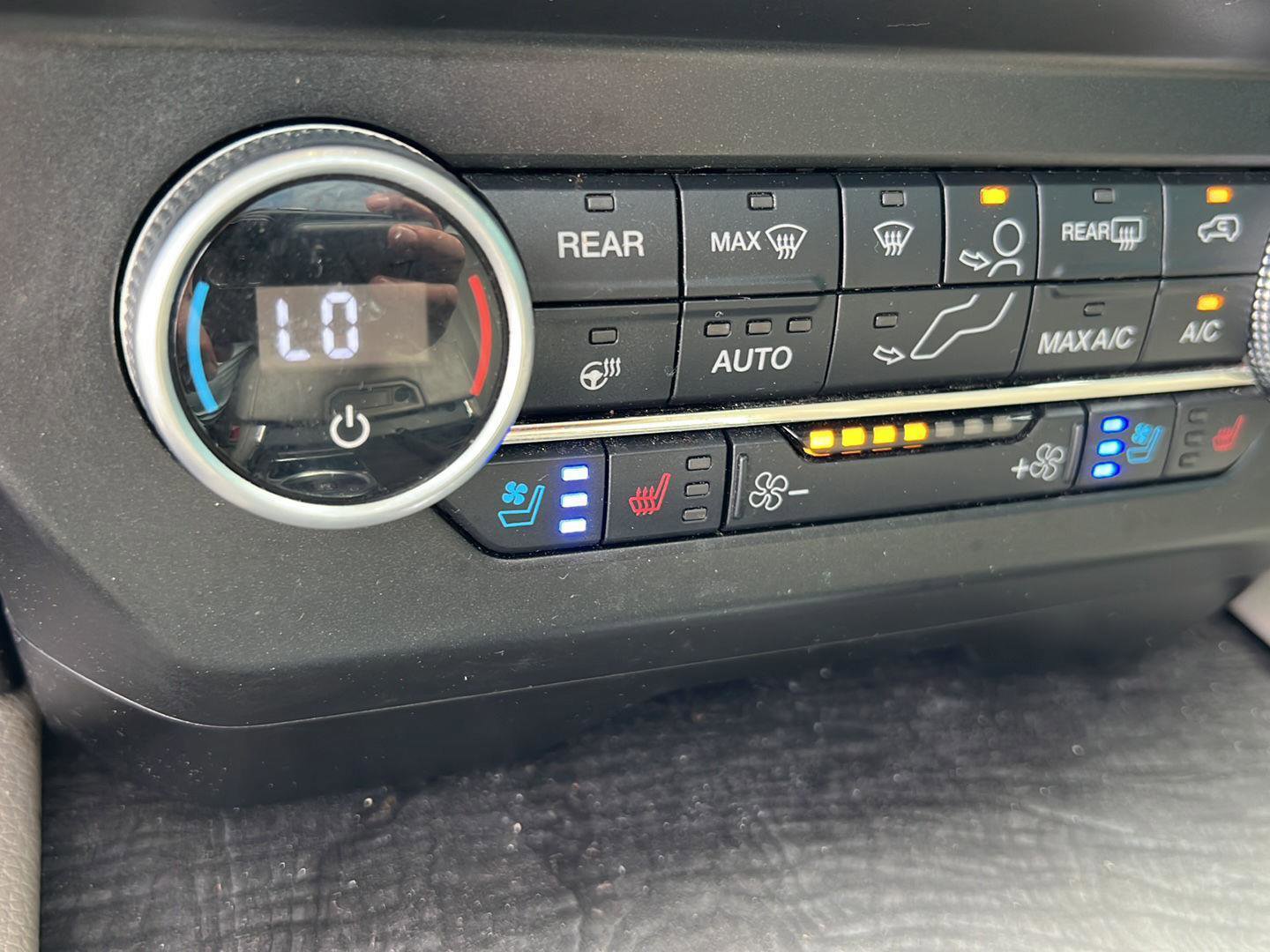 Used 2021 Ford Expedition Limited image 31