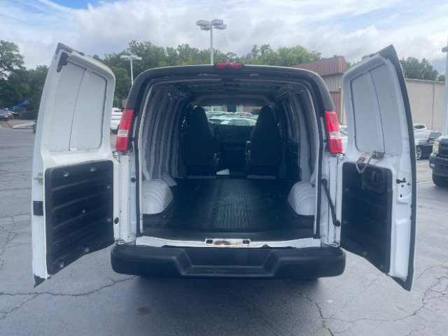 Used 2021 Chevrolet Express 3500 w/ Driver Convenience Package RWD image 7