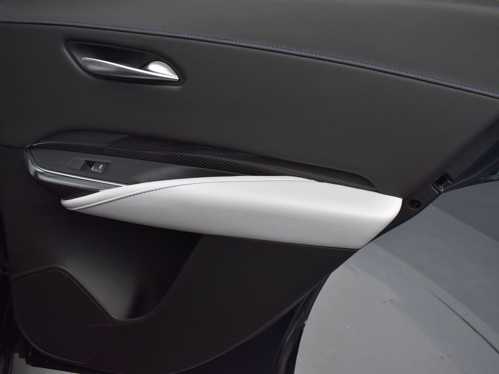 Certified 2025 Cadillac XT4 Sport image 31