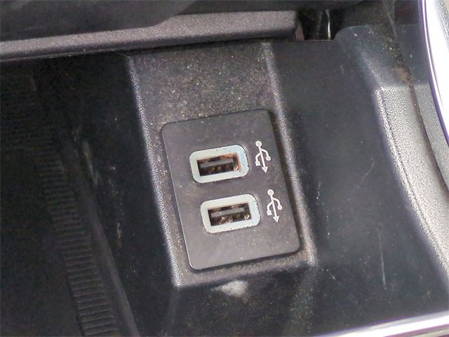 Used 2019 Ford Edge Titanium image 25