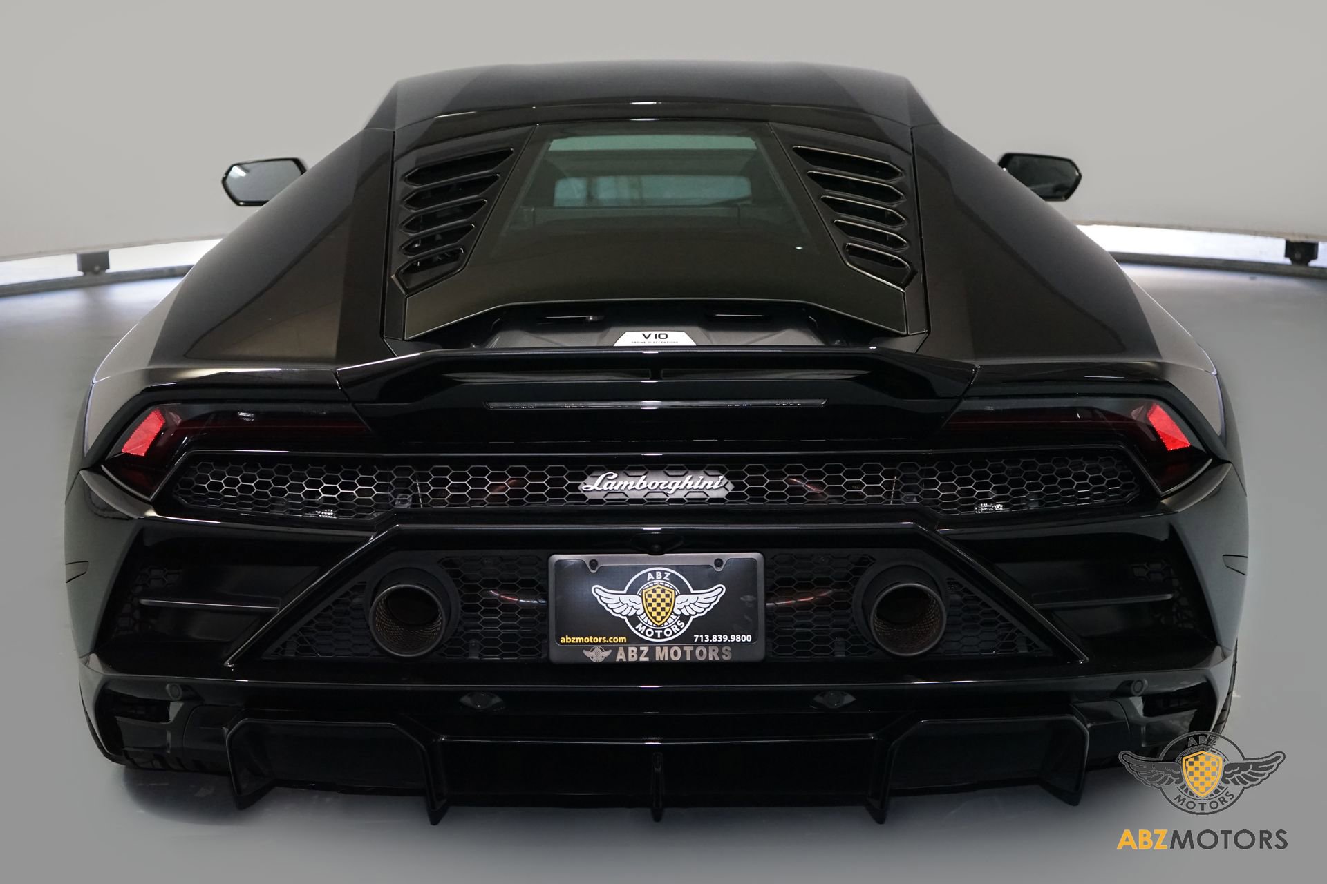 Used 2021 Lamborghini Huracan EVO image 8