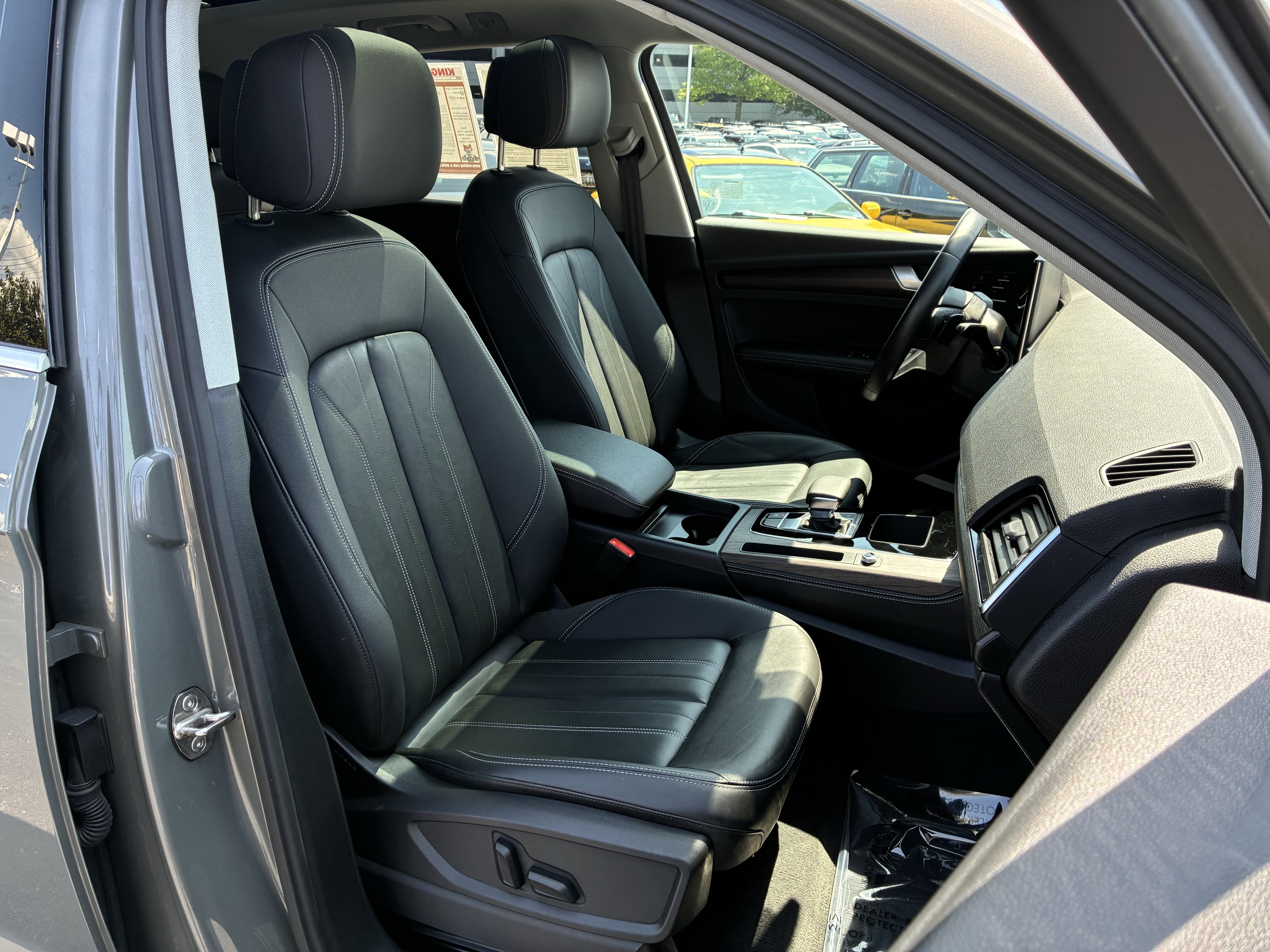 Used 2023 Audi Q5 2.0T Premium Plus w/ Premium Plus Package AWD/4WD image 12