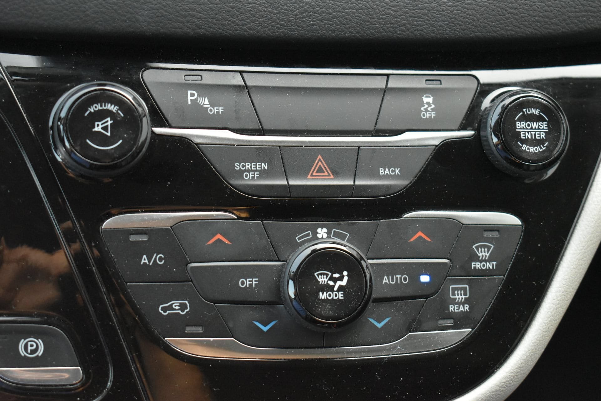 Used 2017 Chrysler Pacifica Touring-L Plus w/ Tire & Wheel Group FWD image 32