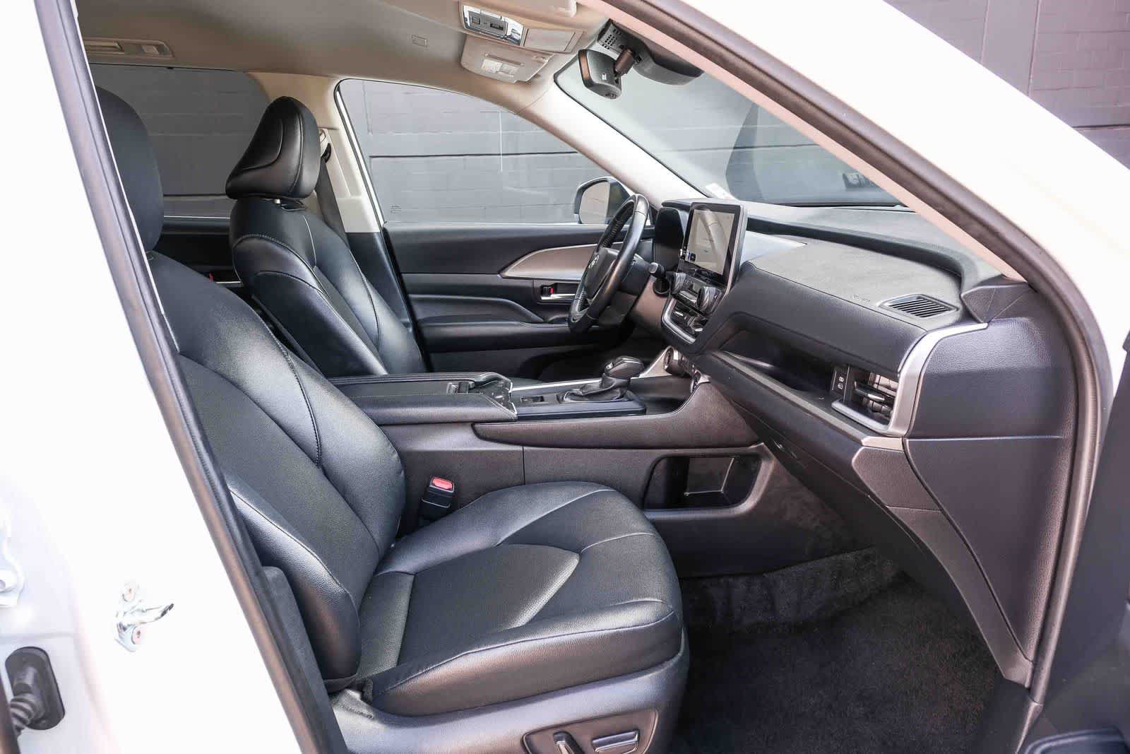 Certified 2025 Toyota Grand Highlander AWD image 17