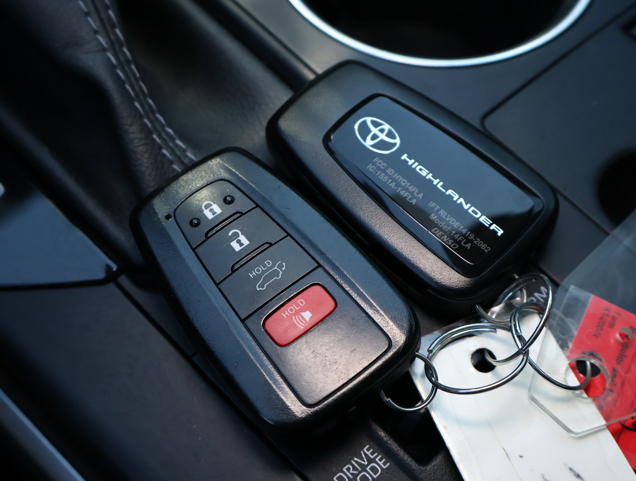 Used 2023 Toyota Highlander LE FWD image 30