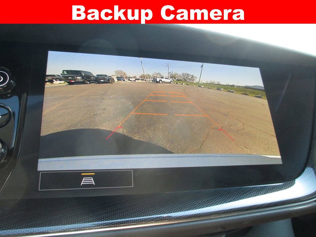 Used 2022 Buick Envision Essence w/ Sport Touring Package image 17