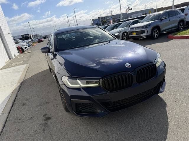 Used 2022 BMW M550i xDrive w/ Premium Package image 8