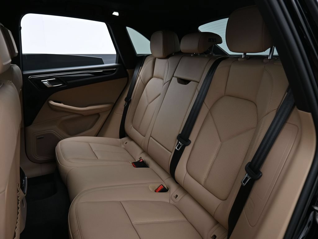 Certified 2026 Porsche Macan AWD/4WD image 24