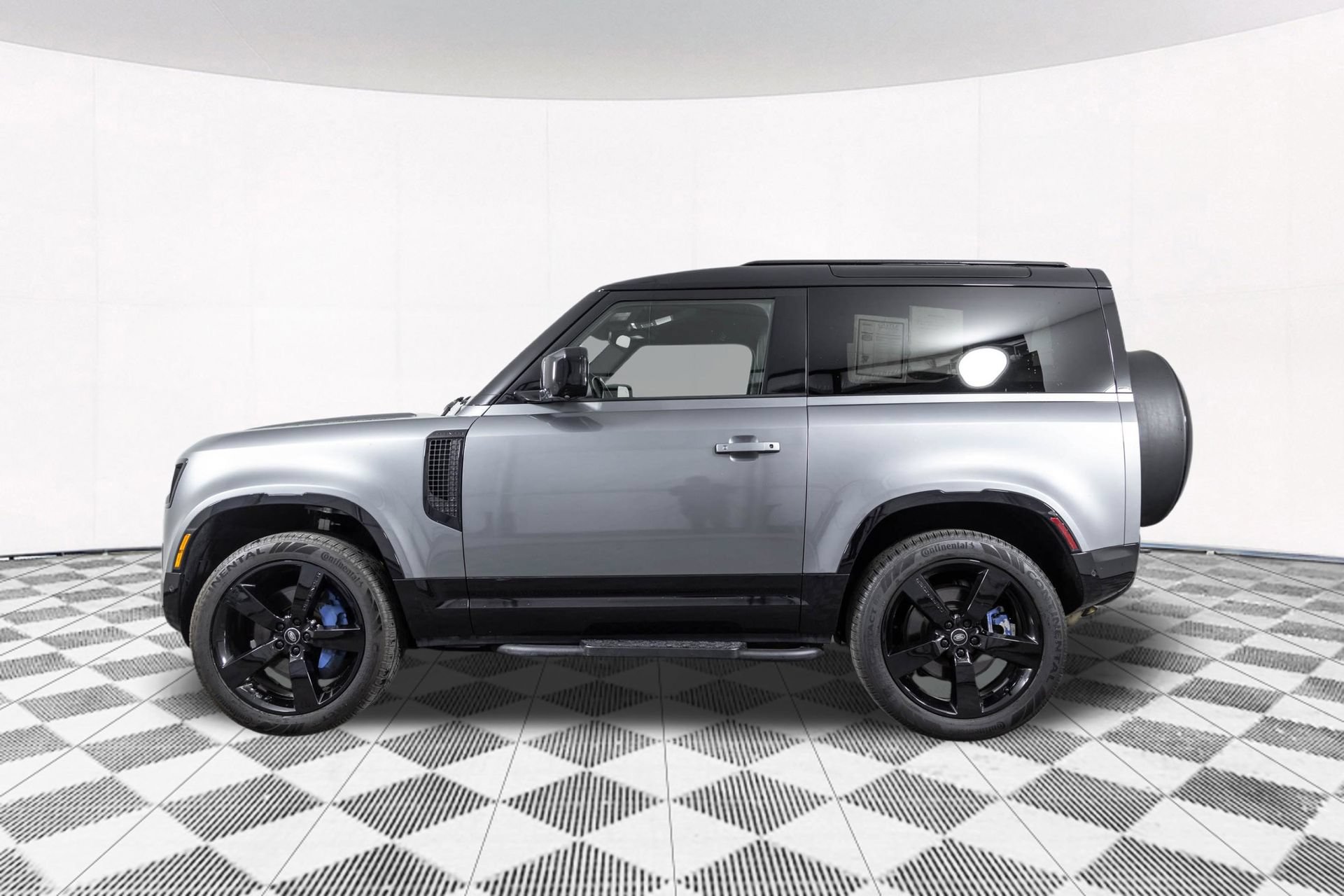 Used 2023 Land Rover Defender 90 X-Dynamic SE AWD/4WD image 14