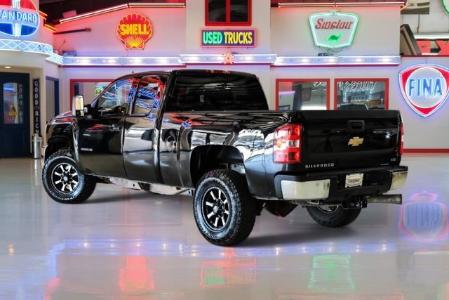 Used 2011 Chevrolet Silverado 2500 LTZ w/ LTZ Plus Package AWD/4WD image 4
