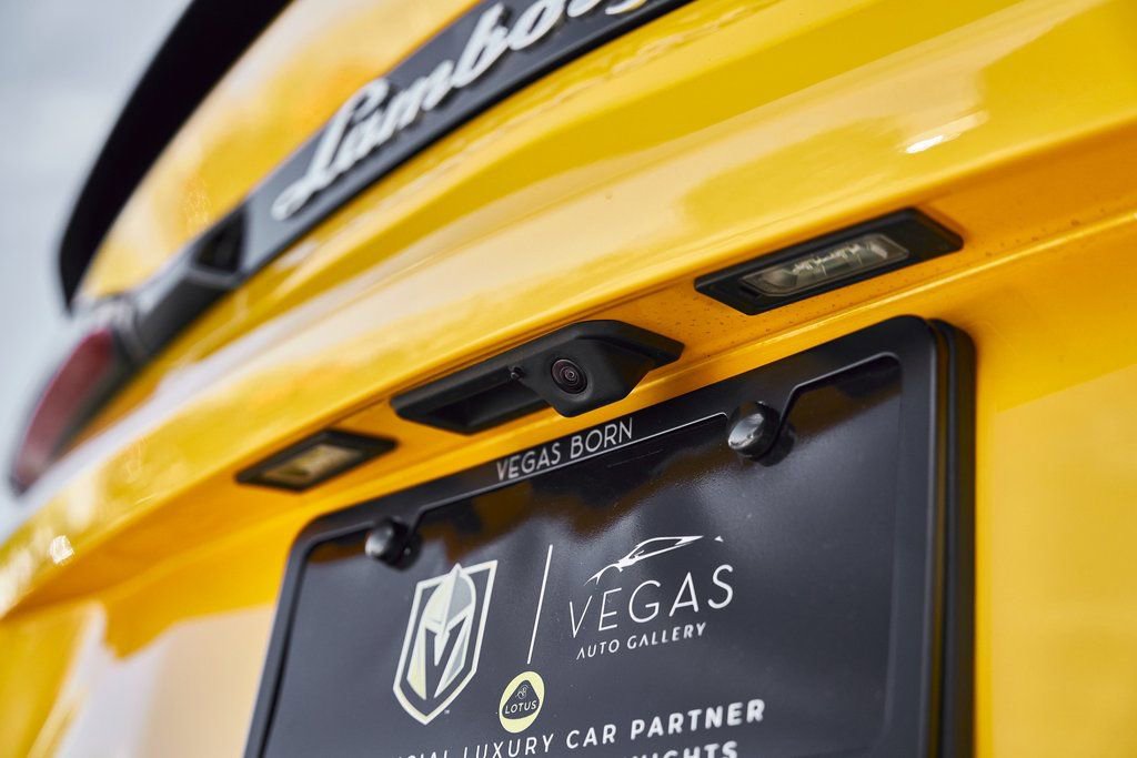Used 2021 Lamborghini Urus AWD/4WD image 13