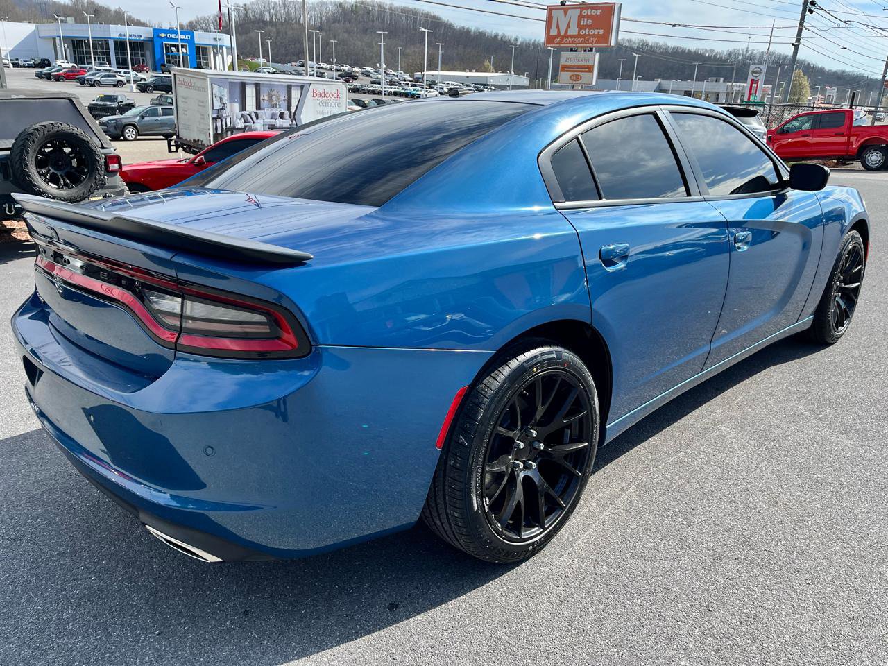 Used 2020 Dodge Charger SXT w/ Blacktop Package image 5