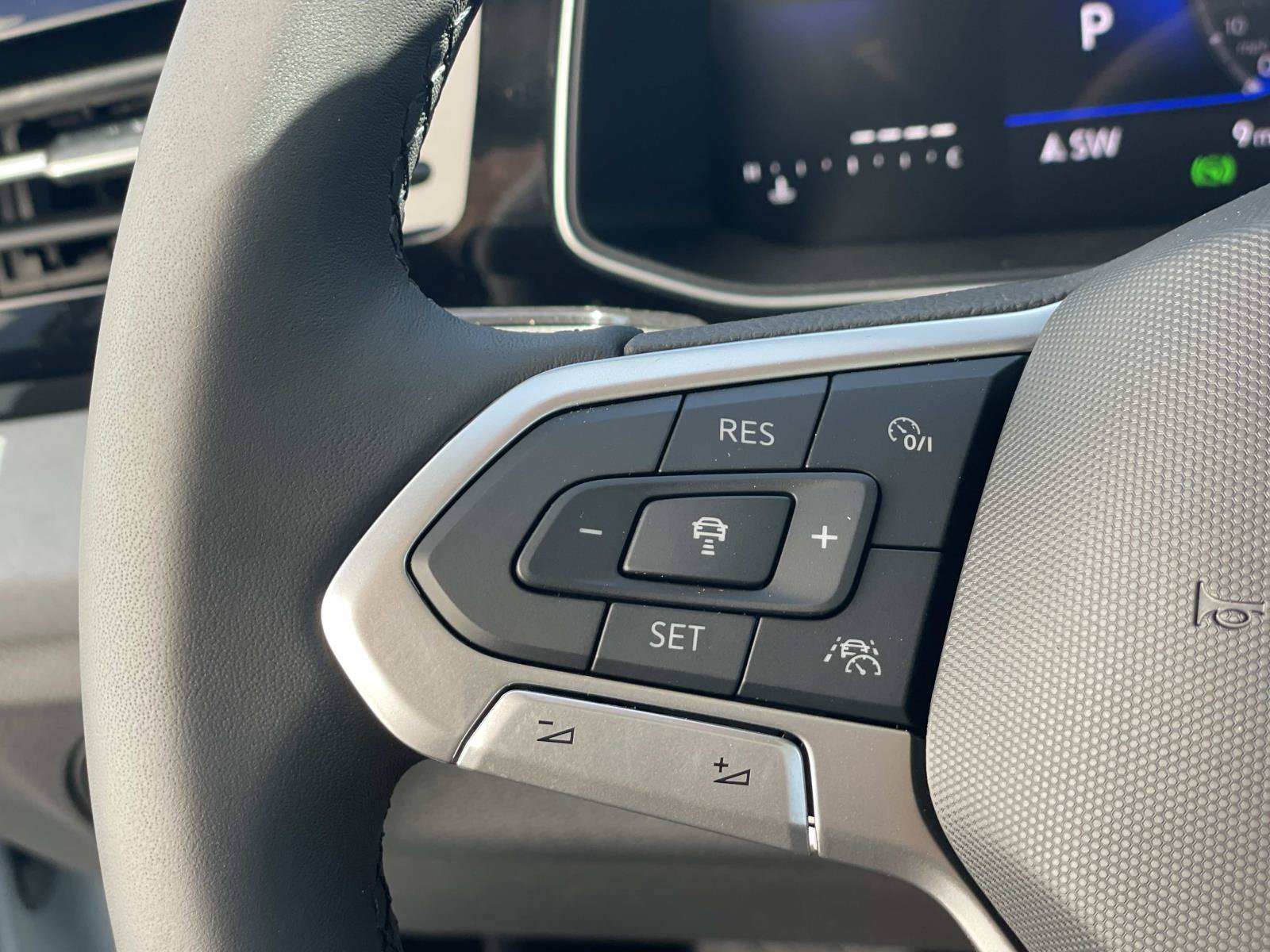 New 2027 Volkswagen Jetta SE FWD image 7