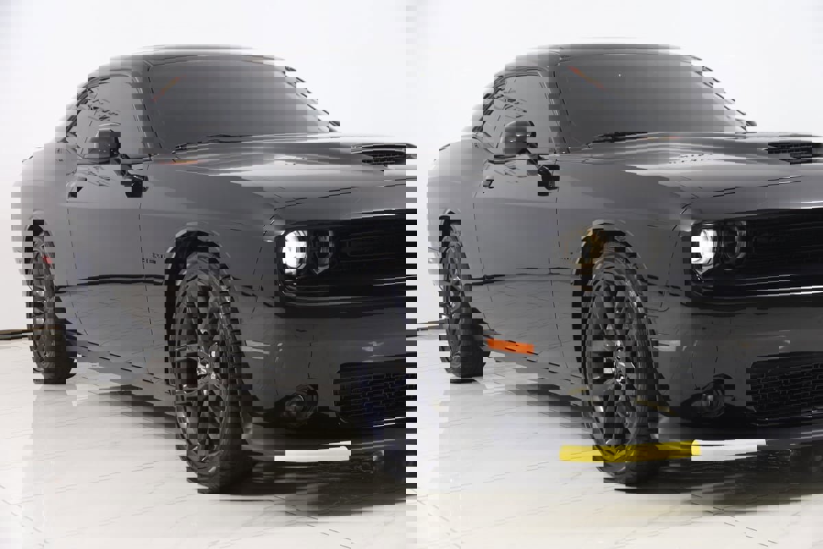 Used 2022 Dodge Challenger R/T w/ Blacktop Package image 43