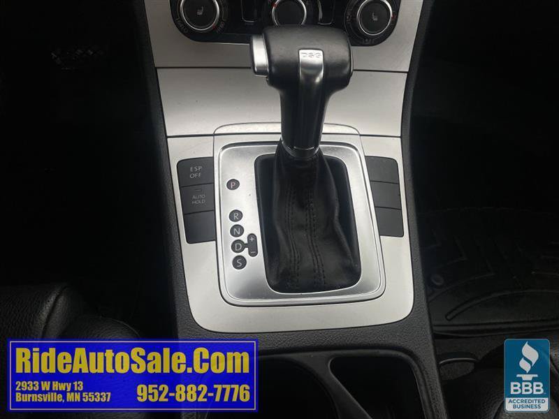 Used 2010 Volkswagen Passat Komfort FWD image 18