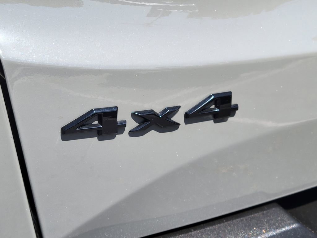 Used 2023 Jeep Renegade Latitude AWD/4WD image 19