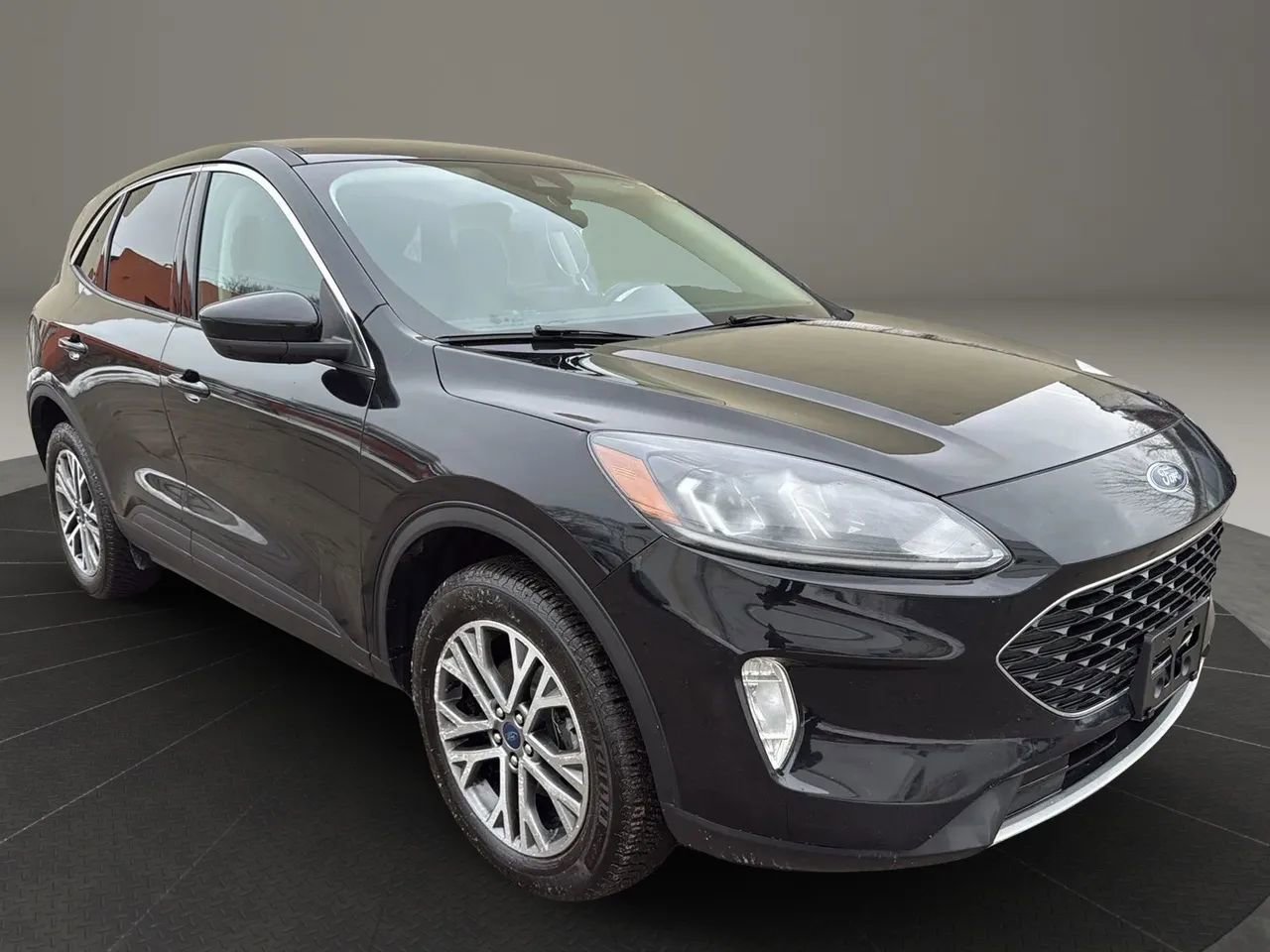 Used 2022 Ford Escape SEL image 3