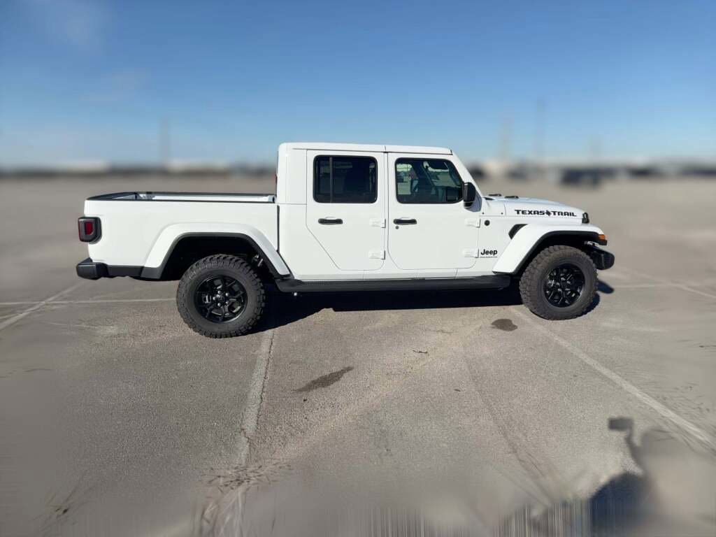 New 2026 Jeep Gladiator Sport image 14