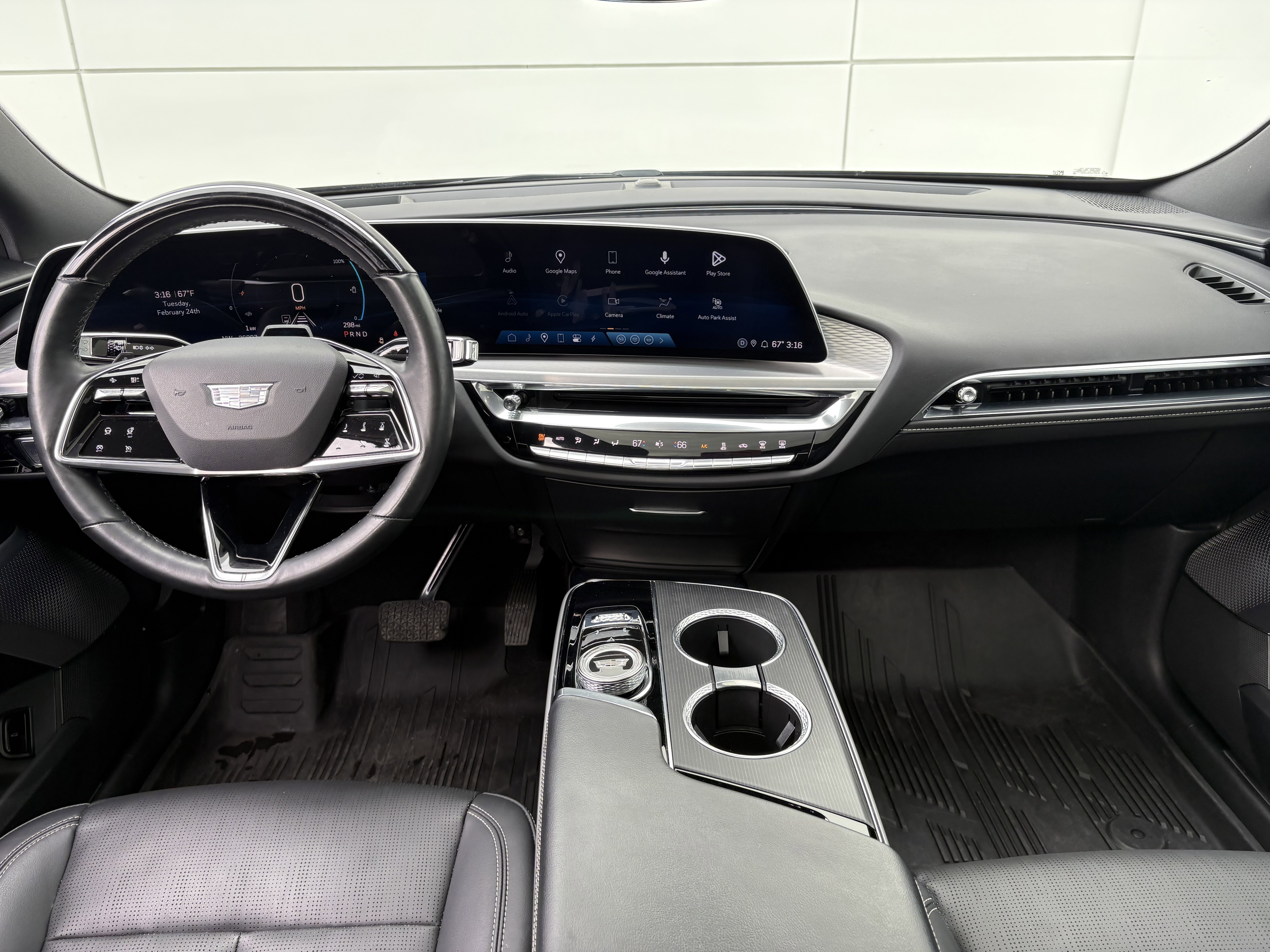 Certified 2024 Cadillac Lyriq Luxury w/ LPO, Floor Liner Package image 20