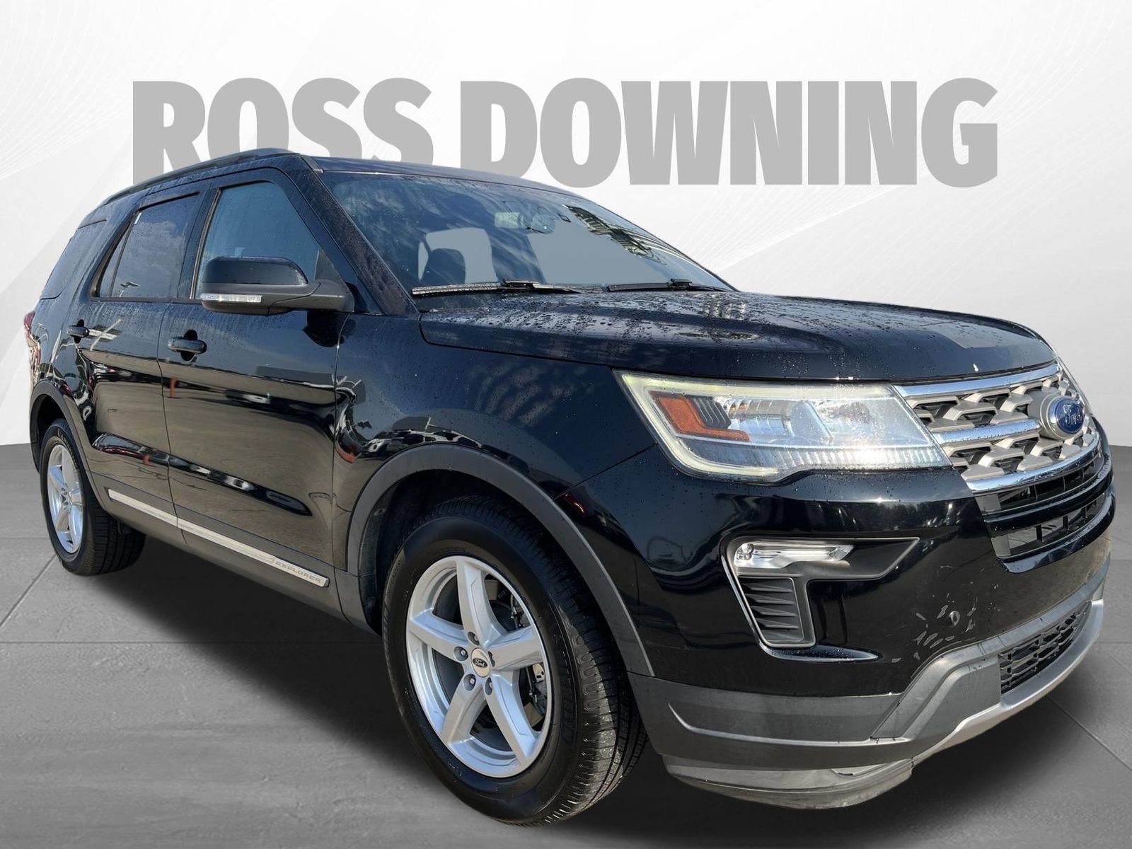 Used 2018 Ford Explorer XLT w/ Equipment Group 201A FWD image 3