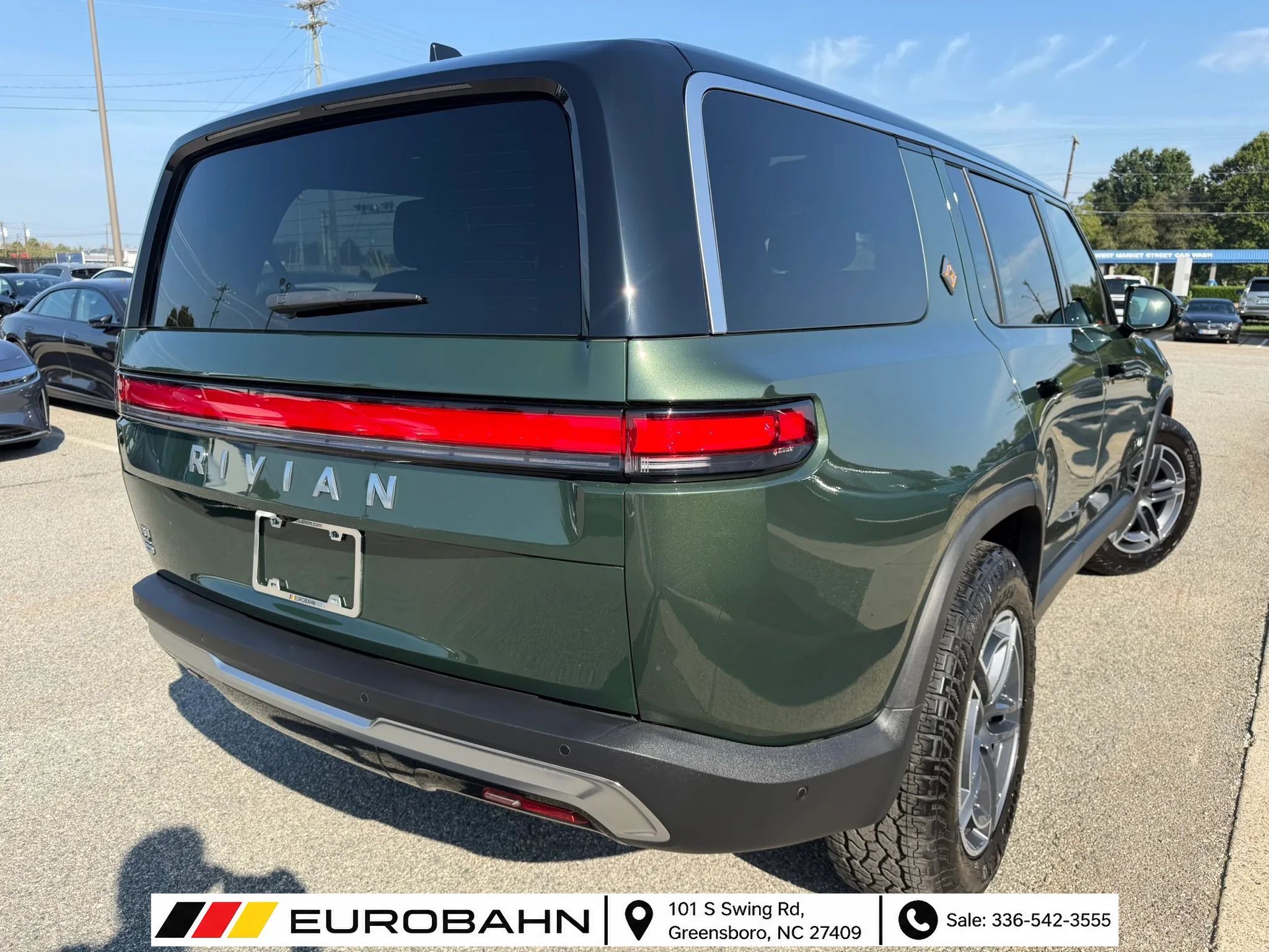 Used 2025 Rivian R1S Adventure Dual AWD/4WD image 5