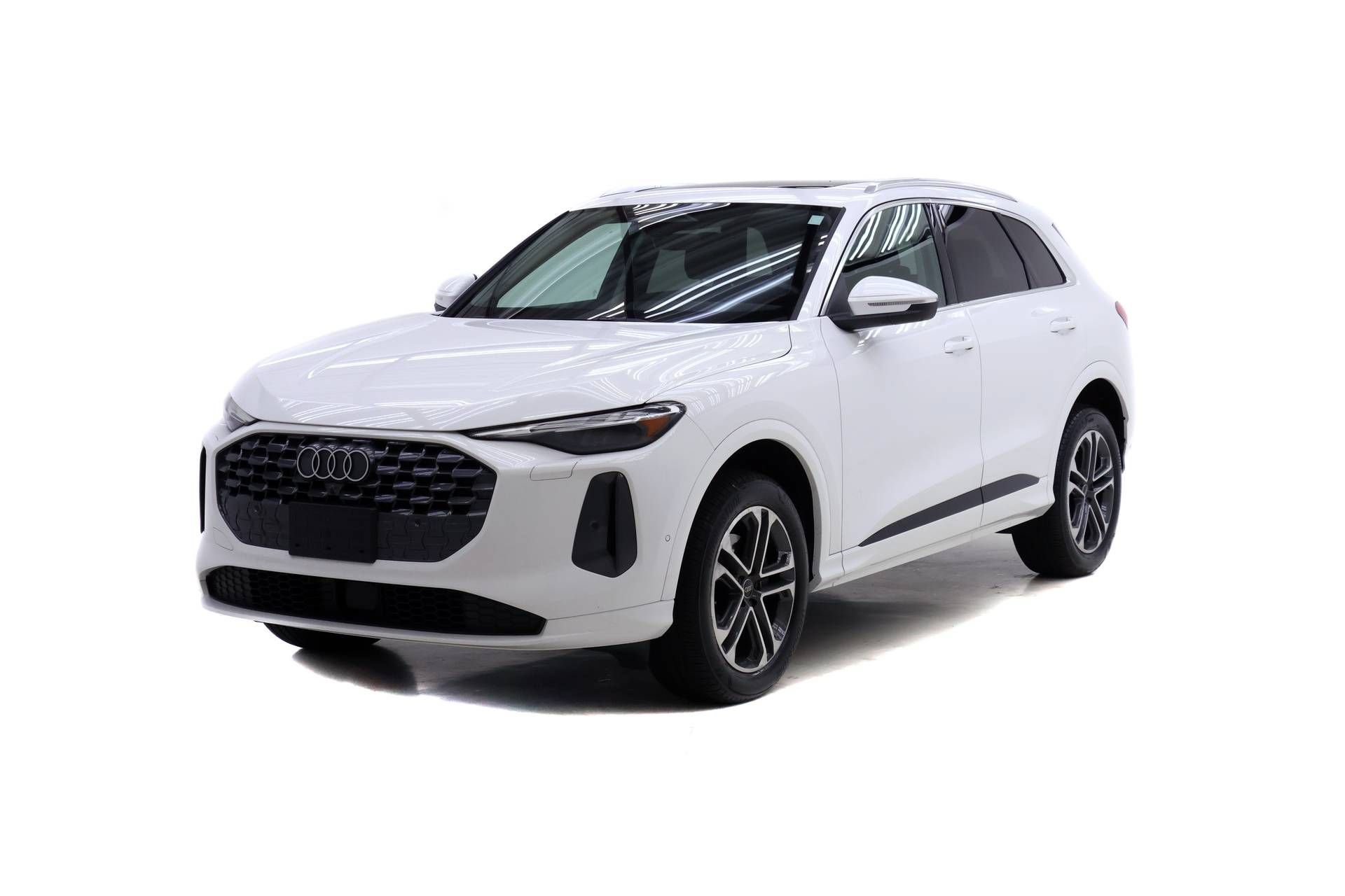 Certified 2025 Audi Q5 Premium AWD/4WD image 1
