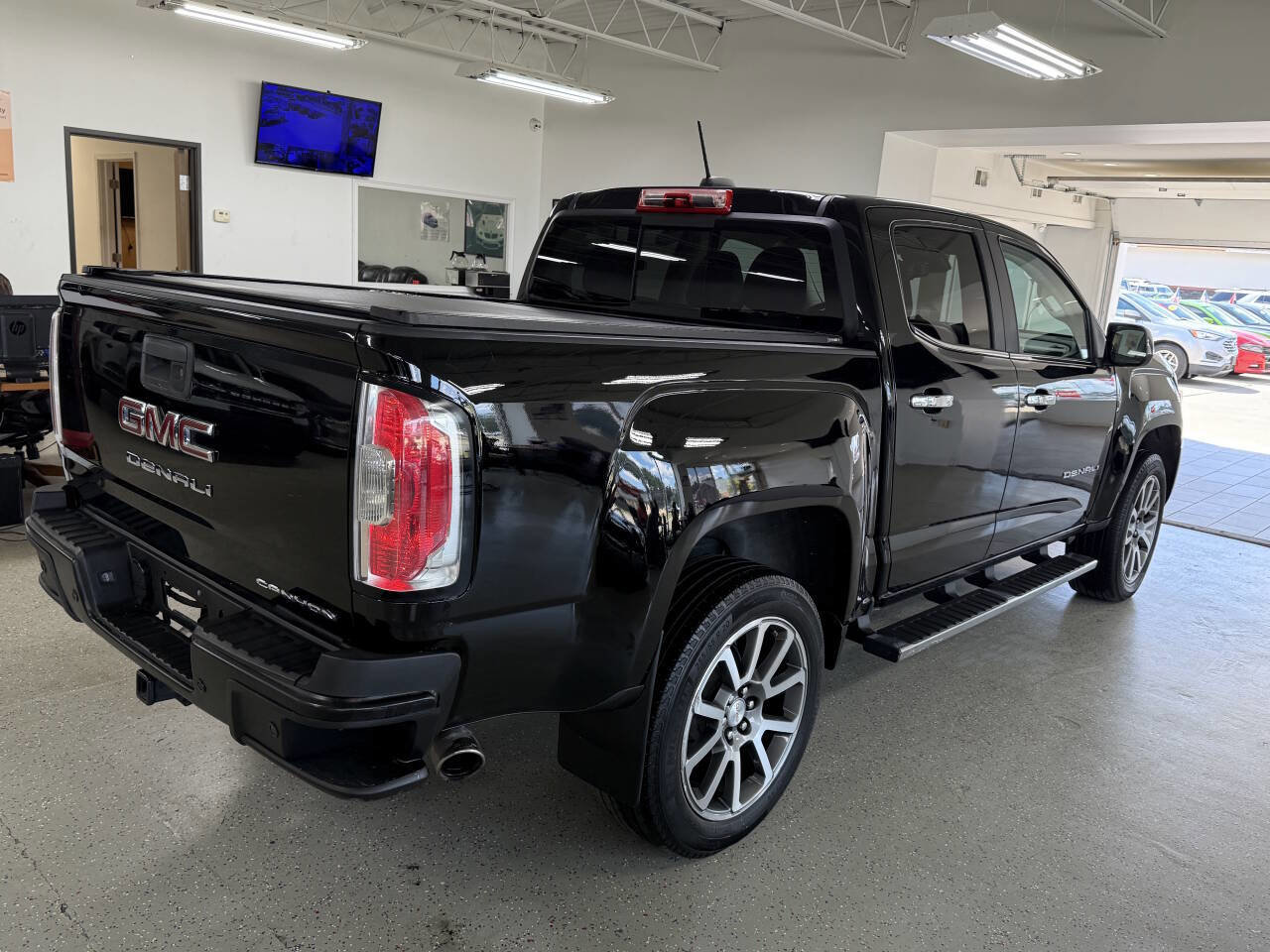 Used 2021 GMC Canyon Denali image 10