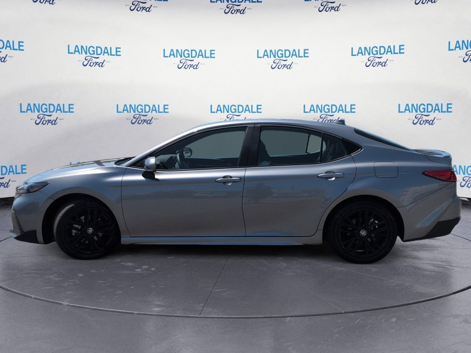 Used 2026 Toyota Camry SE FWD image 10