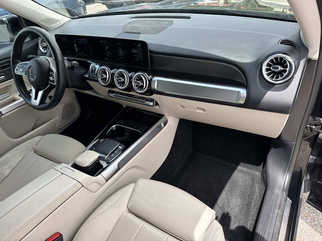 Used 2021 Mercedes-Benz GLB 250 w/ Premium Package image 14