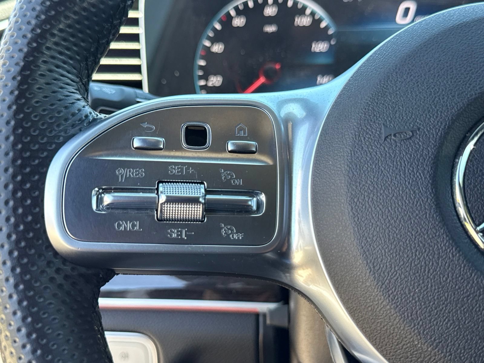 Used 2022 Mercedes-Benz GLS 450 4MATIC image 31