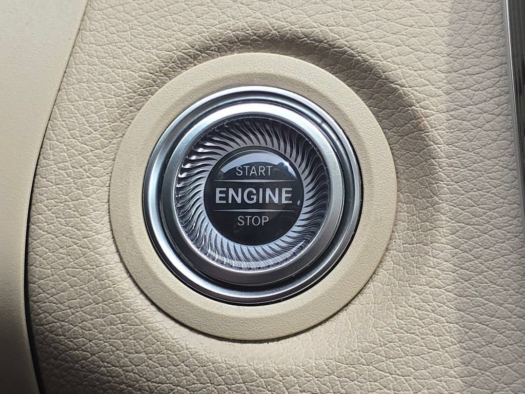 Certified 2020 Mercedes-Benz C 300 4MATIC Sedan image 38