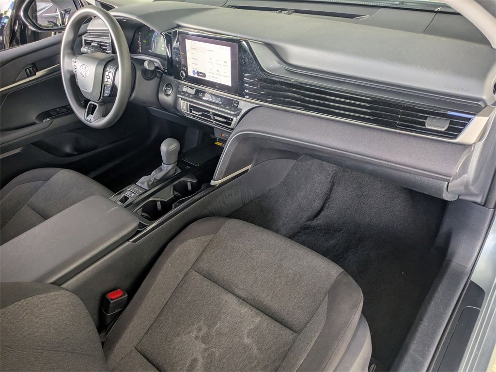 Used 2025 Toyota Camry LE image 33