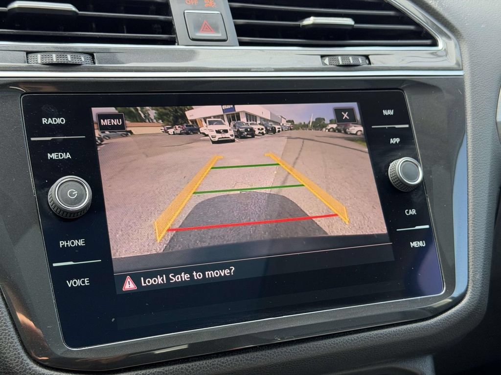 Used 2018 Volkswagen Tiguan SEL AWD/4WD image 4