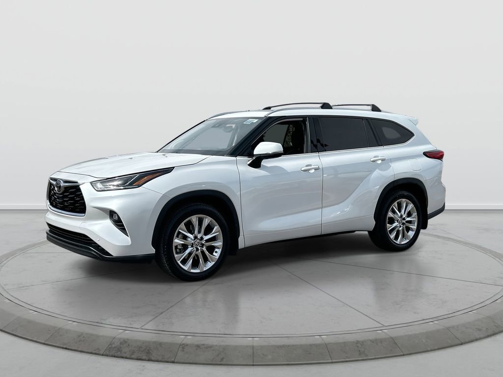 Used 2023 Toyota Highlander Limited AWD/4WD image 4