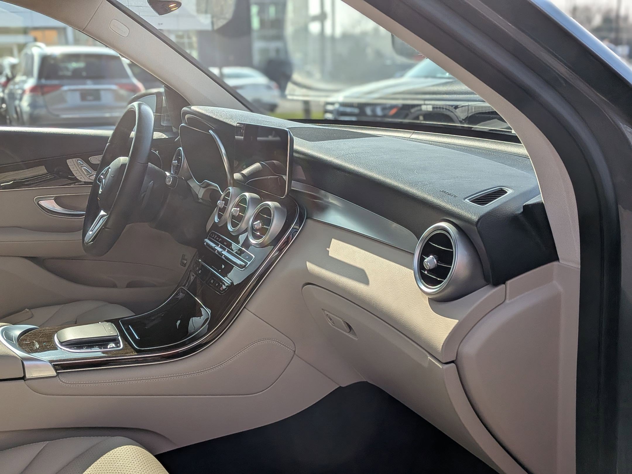 Certified 2021 Mercedes-Benz GLC 300 4MATIC image 39