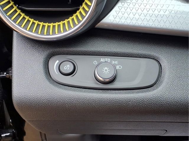 Used 2026 Chevrolet Trax LT FWD image 15