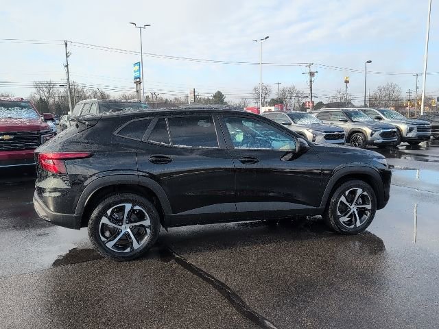 Used 2024 Chevrolet Trax RS FWD image 8