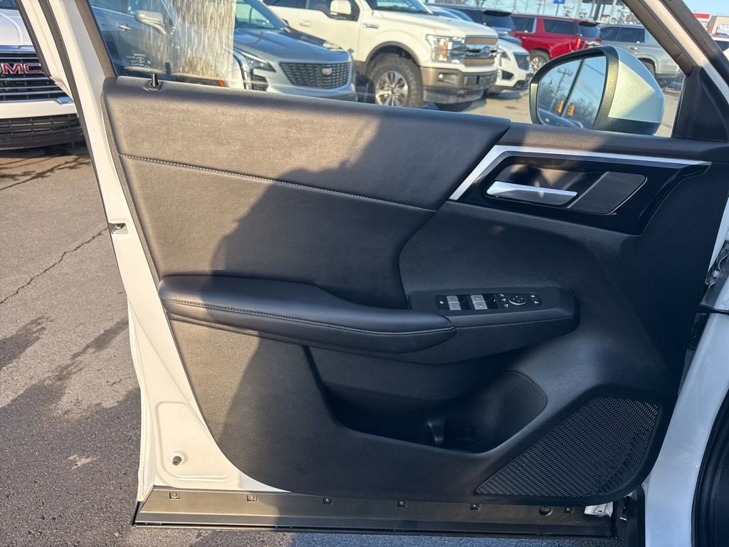 Used 2024 Mitsubishi Outlander SE image 10