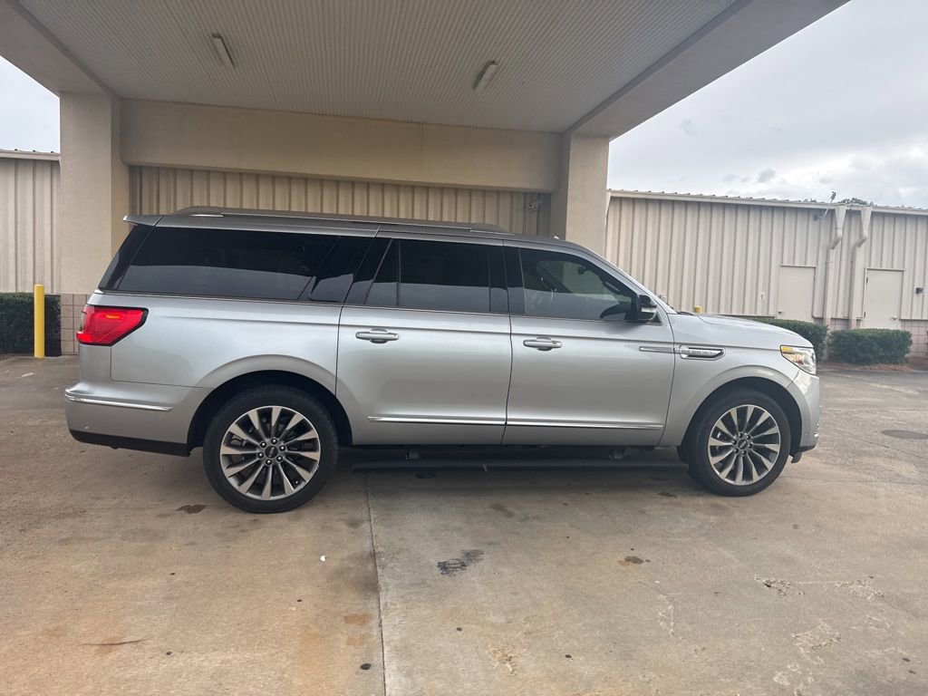 Used 2020 Lincoln Navigator L Reserve w/ Luxury Package AWD/4WD image 13