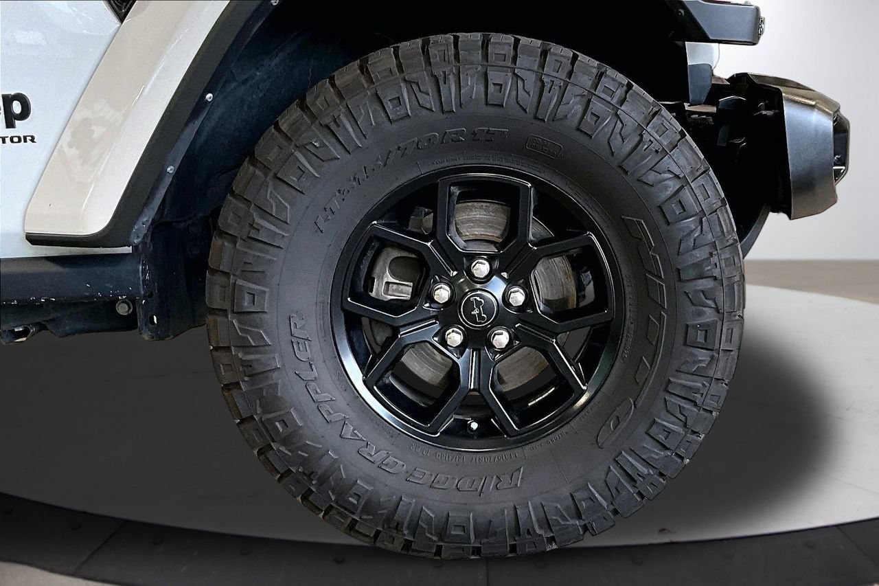 Certified 2024 Jeep Gladiator Sport AWD/4WD image 32