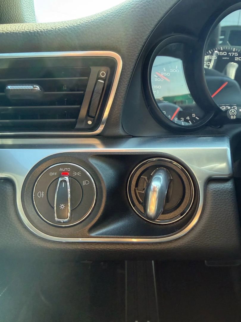 Used 2015 Porsche 911 Carrera image 22