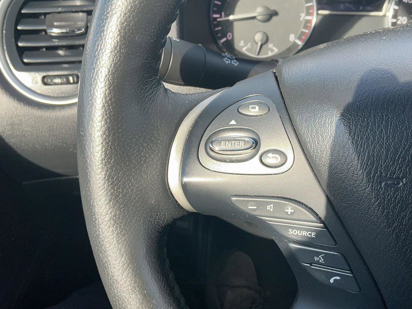 Used 2019 Nissan Pathfinder Platinum image 14