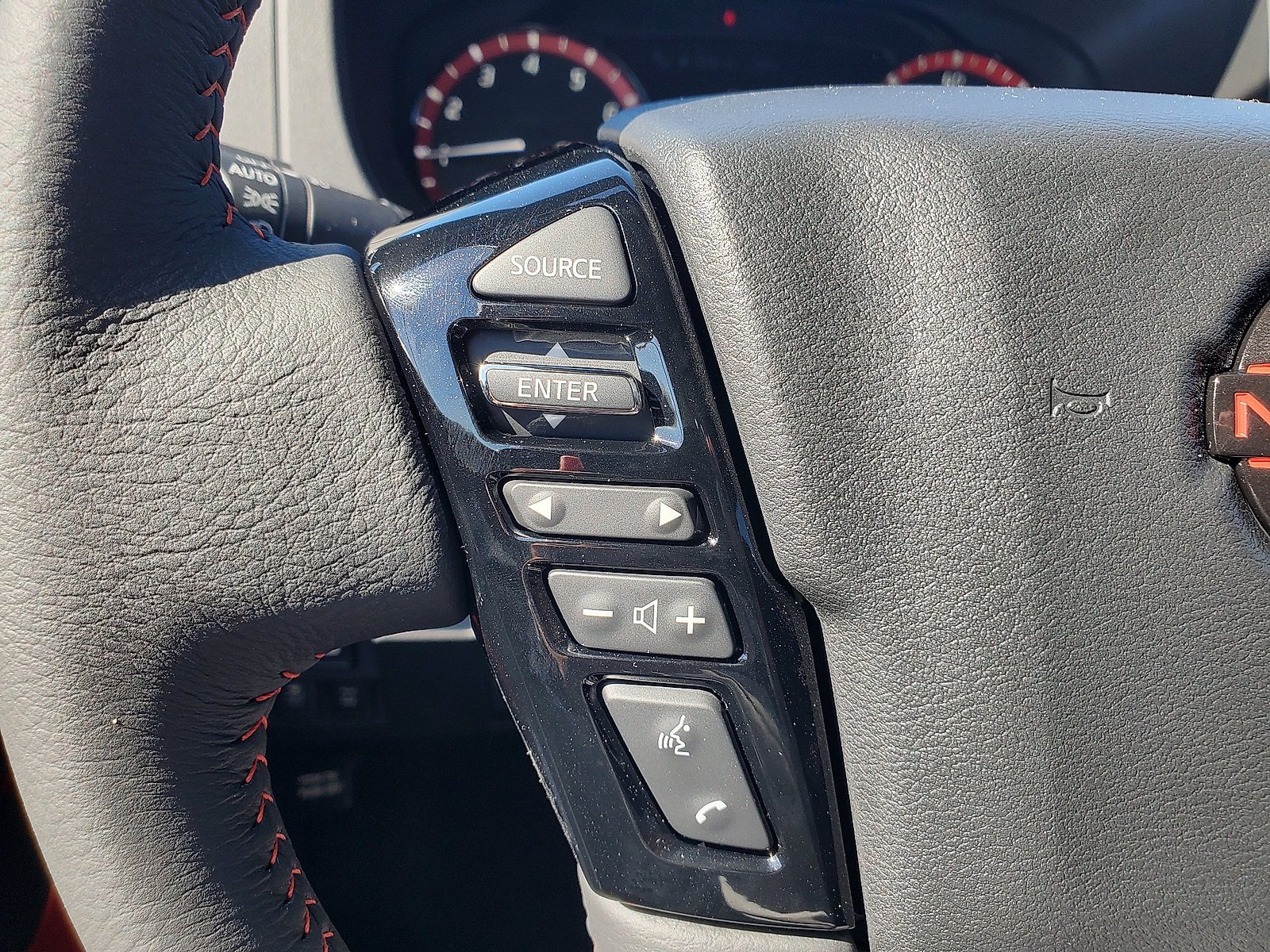 New 2025 Nissan Frontier PRO-4X AWD/4WD image 23