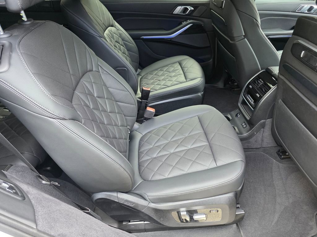 Certified 2024 BMW X7 xDrive40i w/ M Sport Package AWD/4WD image 27