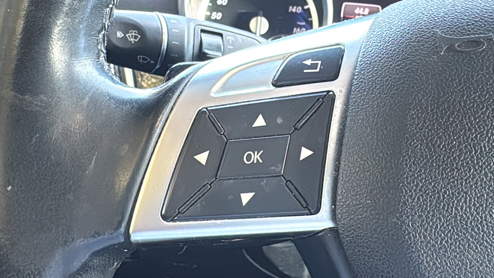 Used 2015 Mercedes-Benz ML 350 4MATIC image 22