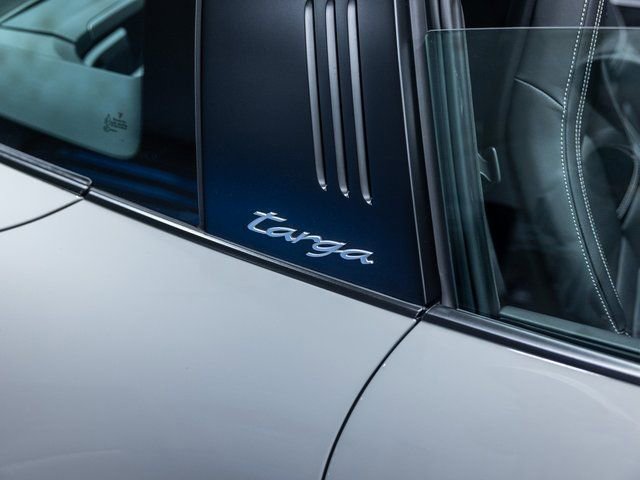 Certified 2022 Porsche 911 Targa 4S w/ Premium Package image 17