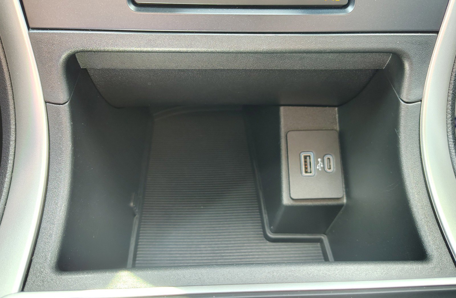 Used 2023 Ford Edge SE w/ Black Appearance Package AWD/4WD image 23