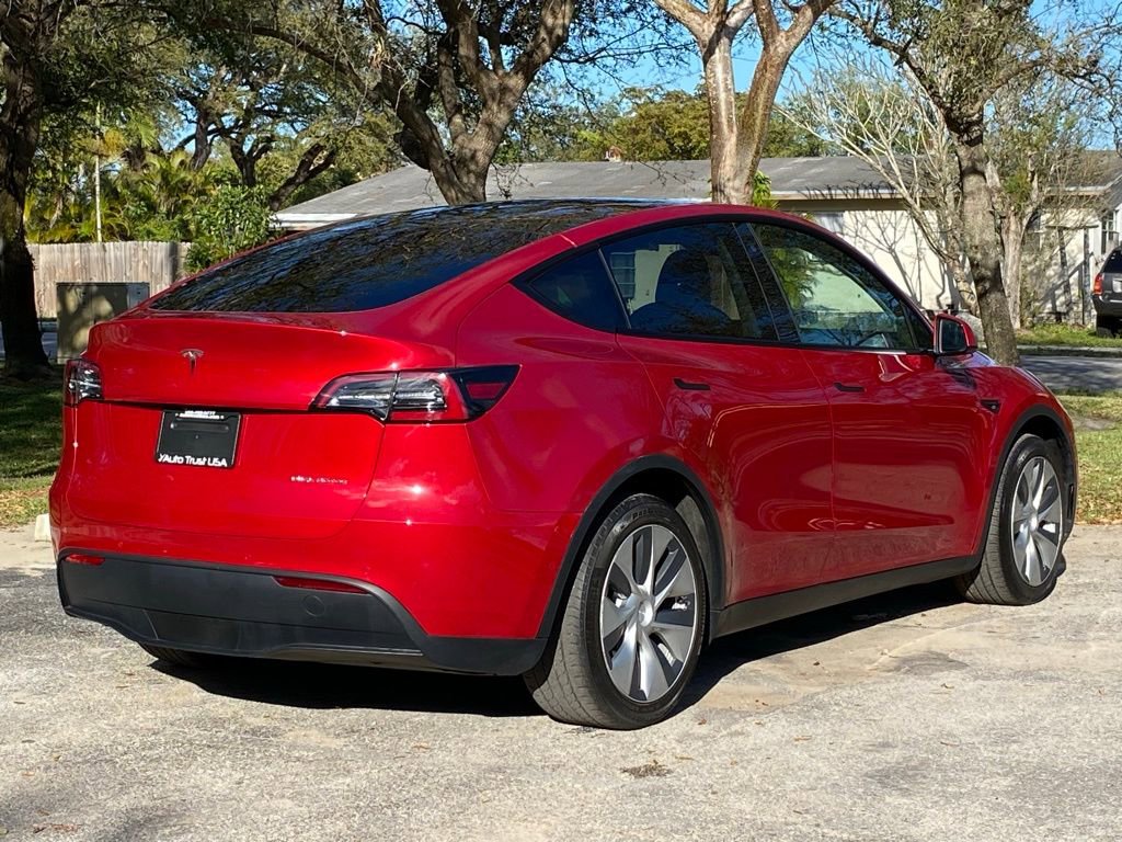 Used 2020 Tesla Model Y Long Range image 9