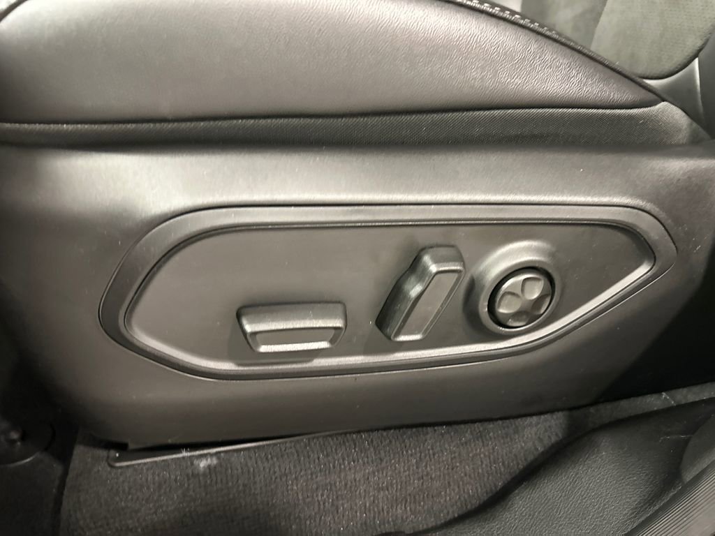 New 2026 Jeep Grand Cherokee Altitude AWD/4WD image 16